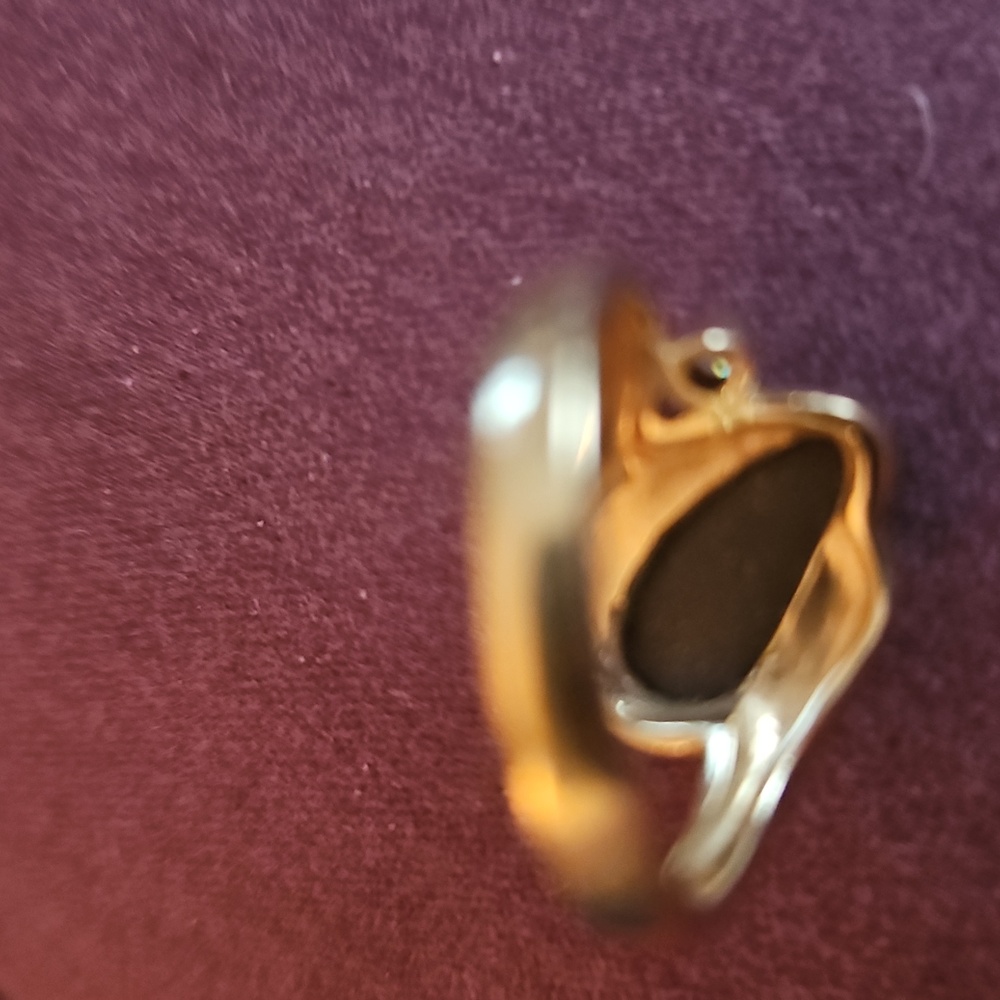 Black Australian opal 10 Kt Yellow Gold - Picture 5 of 9